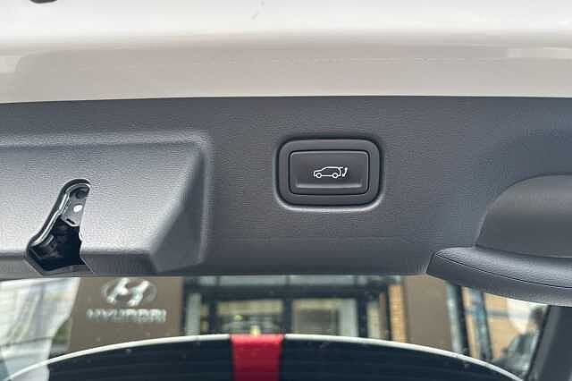 Hyundai KONA 1.6 Hybrid 129 Ultimate 5dr DCT White