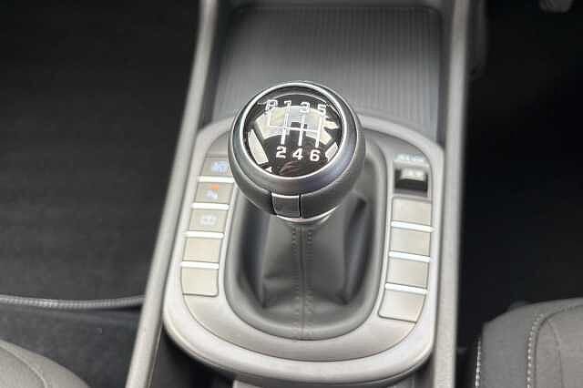 Hyundai KONA 1.6T 138 Advance 5dr Black