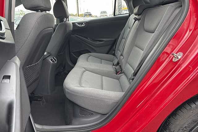 Hyundai IONIQ 1.6 GDi Hybrid Premium 5dr DCT