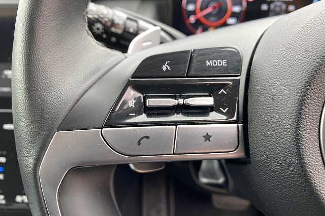 Hyundai TUCSON PREMIUM HEV White