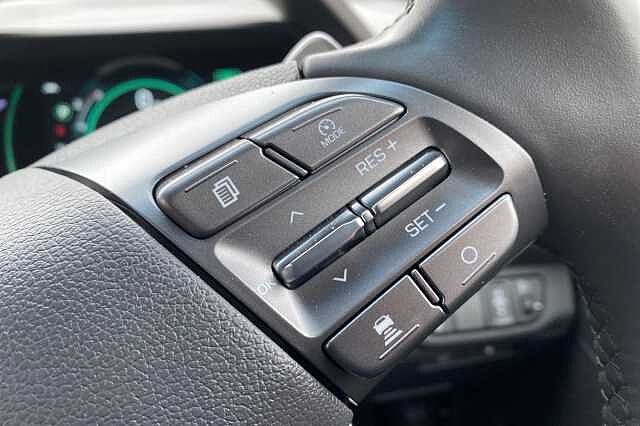 Hyundai IONIQ PREMIUM HEV Ultimate Red