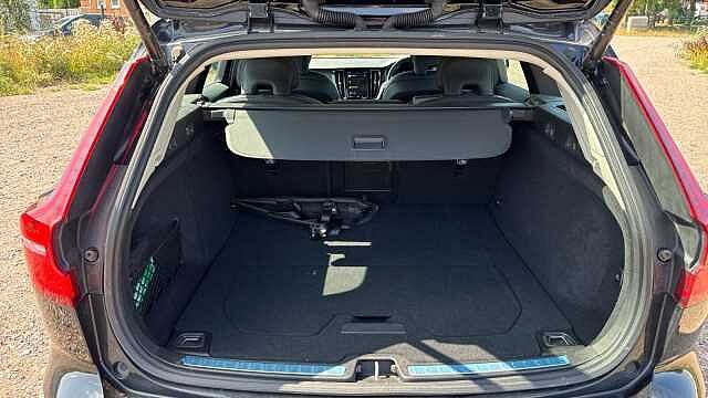 Volvo V60 2.0 T6 18.8kWh Plus Estate 5dr Petrol Plug-in Hybrid Auto AWD Euro 6 (s/s) (350