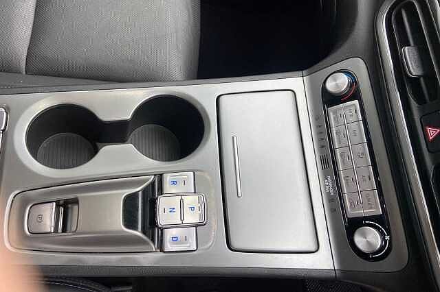 Hyundai KONA 64kWh Ultimate SUV 5dr Electric Auto (10.5kW Charger) (204 ps) White