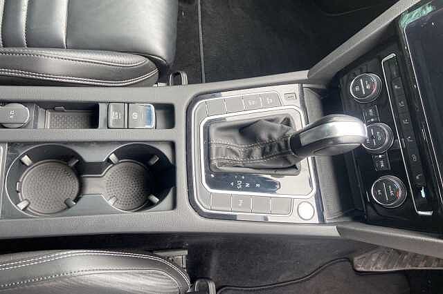 Volkswagen Passat 2.0 TDI R-Line Estate 5dr Diesel DSG Euro 6 (s/s) (190 ps)