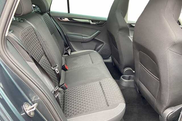 SKODA RAPID 1.0 TSI GPF SE Sport Hatchback 5dr Petrol Manual Euro 6 (s/s) (110 ps)