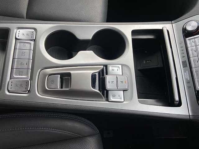 Hyundai Kona 64kWh Ultimate SUV 5dr Electric Auto (10.5kW Charger) (204 ps)