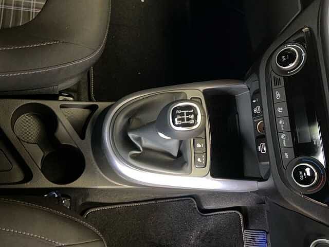 Hyundai i10 1.2 Premium Hatchback 5dr Petrol Manual Euro 6 (s/s) (79 ps)