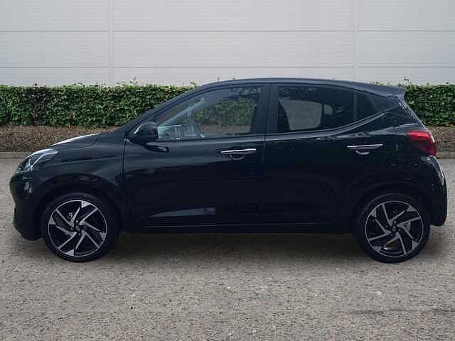 Hyundai i10 1.2 Premium Hatchback 5dr Petrol Manual Euro 6 (s/s) (79 ps)