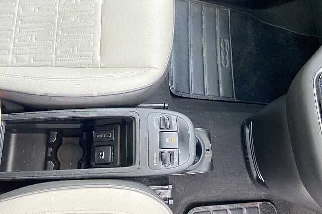 Fiat 500E 42kWh La Prima Hatchback 3dr Electric Auto (118 ps)