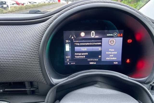 Fiat 500E 42kWh La Prima Hatchback 3dr Electric Auto (118 ps)