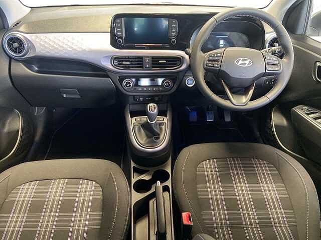 Hyundai i10 1.2 Premium Hatchback 5dr Petrol Manual Euro 6 (s/s) (79 ps)