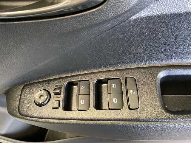 Hyundai i10 1.2 Premium Hatchback 5dr Petrol Manual Euro 6 (s/s) (79 ps)