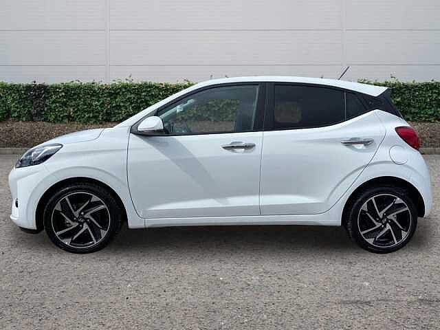 Hyundai i10 1.2 Premium Hatchback 5dr Petrol Manual Euro 6 (s/s) (79 ps)
