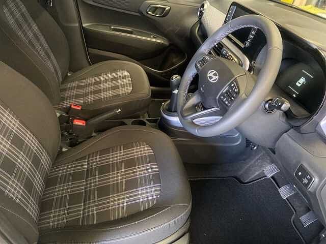 Hyundai i10 1.2 Premium Hatchback 5dr Petrol Manual Euro 6 (s/s) (79 ps)