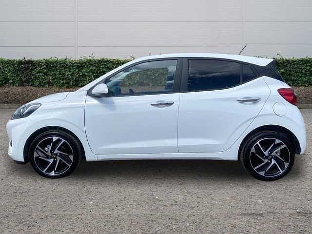 Hyundai i10 1.2 Premium Hatchback 5dr Petrol Manual Euro 6 (s/s) (79 ps)