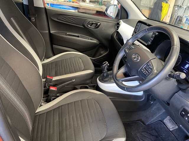 Hyundai i10 1.2 Premium Hatchback 5dr Petrol Auto Euro 6 (s/s) (84 ps)
