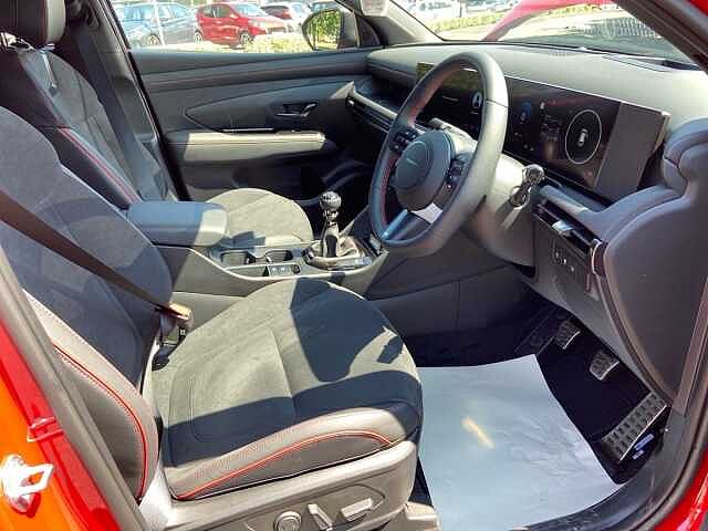 Hyundai TUCSON 1.6 T-GDi N Line S SUV 5dr Petrol Manual Euro 6 (s/s) (160 ps) Engine Red