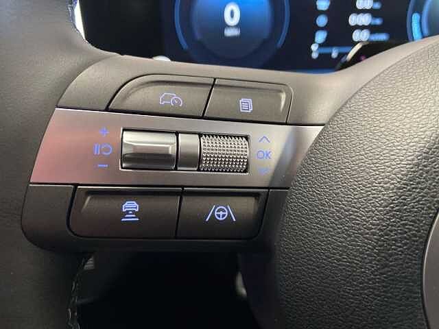 Hyundai KONA 65.4kWh Advance SUV 5dr Electric Auto (218 ps) Serenity White