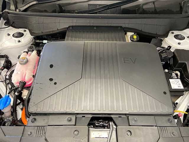 Hyundai KONA 65.4kWh Advance SUV 5dr Electric Auto (218 ps) Serenity White