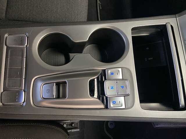 Hyundai Kona 64kWh Premium SUV 5dr Electric Auto (10.5kW Charger) (204 ps)