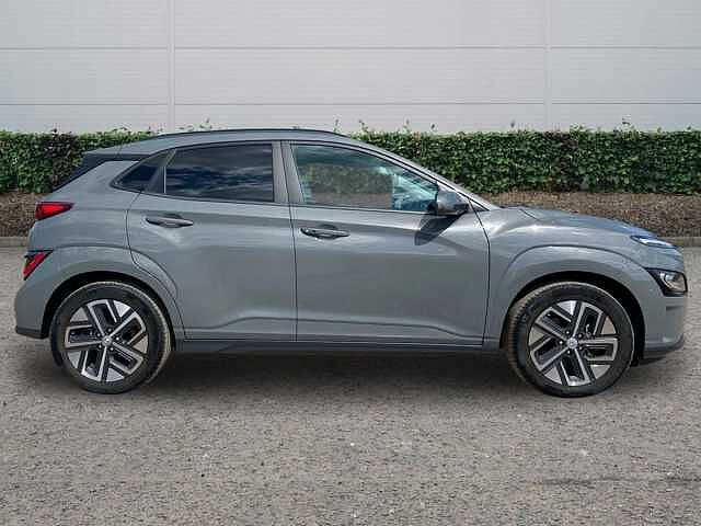 Hyundai Kona 64kWh Premium SUV 5dr Electric Auto (10.5kW Charger) (204 ps)