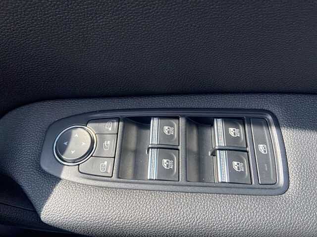 Renault Captur 1.6 E-TECH techno SUV 5dr Petrol Hybrid Auto Euro 6 (s/s) (145 ps)