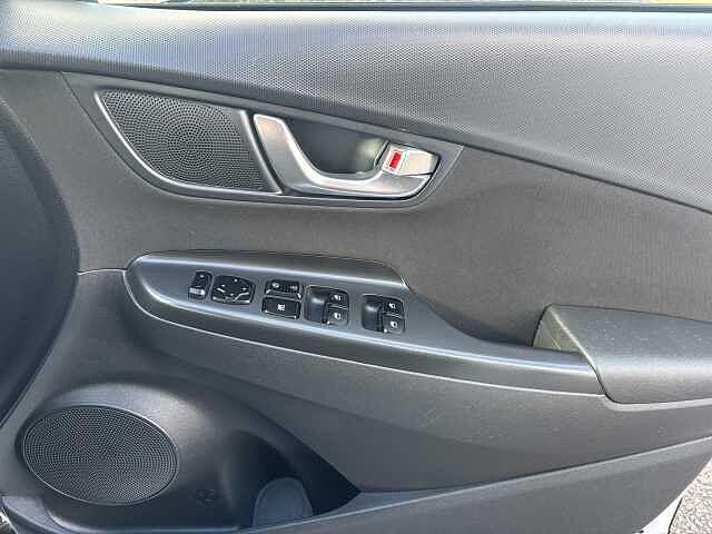 Hyundai KONA 1.0 TGDi 48V MHEV SE Connect 5dr White