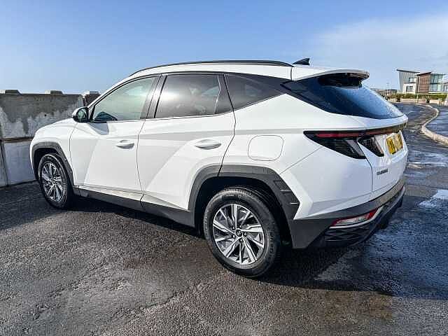 Hyundai TUCSON 1.6 TGDi Hybrid 230 SE Connect 5dr 2WD Auto White