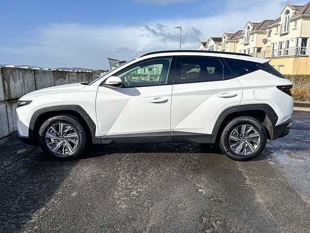 Hyundai TUCSON 1.6 TGDi Hybrid 230 SE Connect 5dr 2WD Auto White