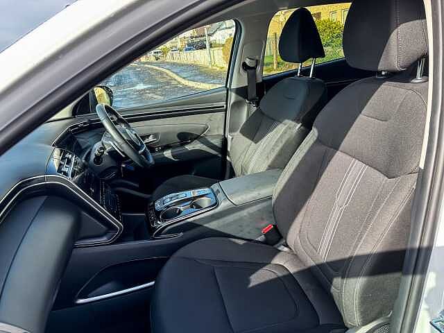 Hyundai TUCSON 1.6 TGDi Hybrid 230 SE Connect 5dr 2WD Auto White