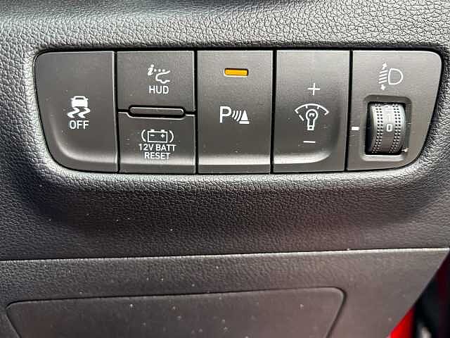 Hyundai KONA 1.6 GDi Hybrid Ultimate 5dr DCT Red