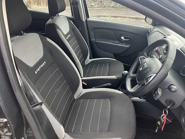 Dacia Sandero Stepway 0.9 TCe Essential 5dr