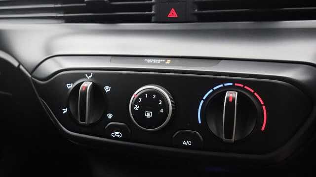 Hyundai BAYON 1.0 T-GDi MHEV SE Connect SUV 5dr Petrol Hybrid Manual Euro 6 (s/s) (100 ps) Blue