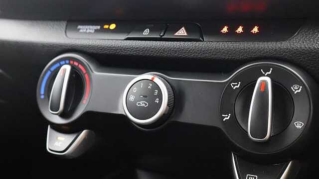 Kia Stonic 1.0 T-GDi 2 SUV 5dr Petrol Manual Euro 6 (s/s) (99 bhp)