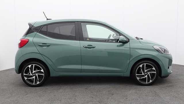 Hyundai I10 1.0 Premium Hatchback 67 Green