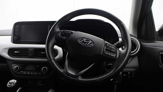 Hyundai I10 1.0 Premium Hatchback 67 Green