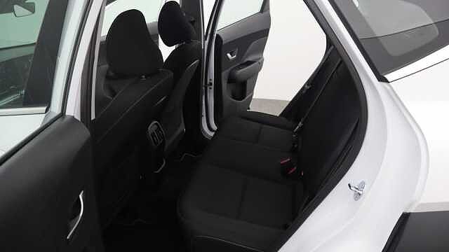 Hyundai KONA 1.6 T-GDi Advance SUV 5dr Petrol DCT Euro 6 (s/s) (138 ps) White