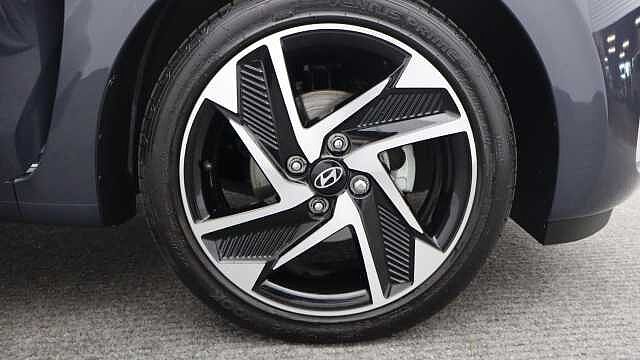 Hyundai i10 1.2 Premium Hatchback 5dr Petrol Auto Euro 6 (s/s) (79 ps)