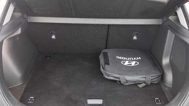 Hyundai KONA 39kWh Premium SUV 5dr Electric Auto (10.5kW Charger) (136 ps)