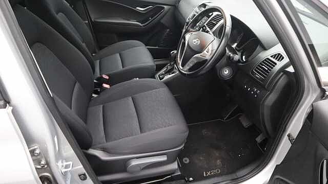 Hyundai IX20 1.6 SE Hatchback 5dr Petrol Auto Euro 6 (125 ps) Silver