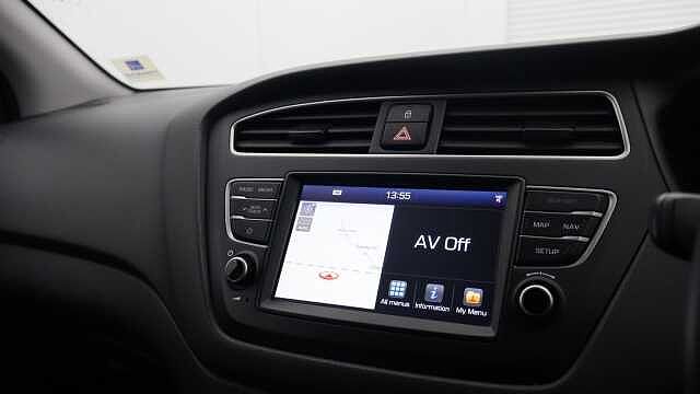 Hyundai I20 1.2 Play Hatchback 5dr Petrol Manual Euro 6 (s/s) (84 ps) White