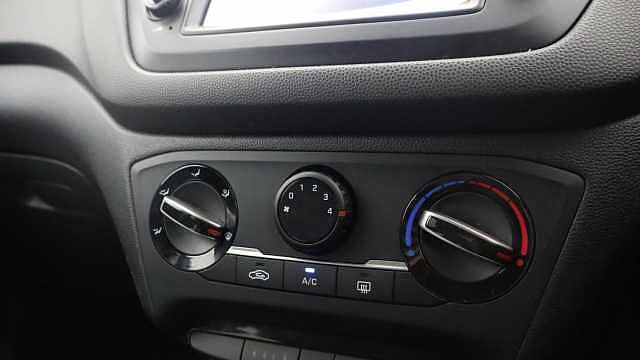 Hyundai I20 1.2 Play Hatchback 5dr Petrol Manual Euro 6 (s/s) (84 ps) White