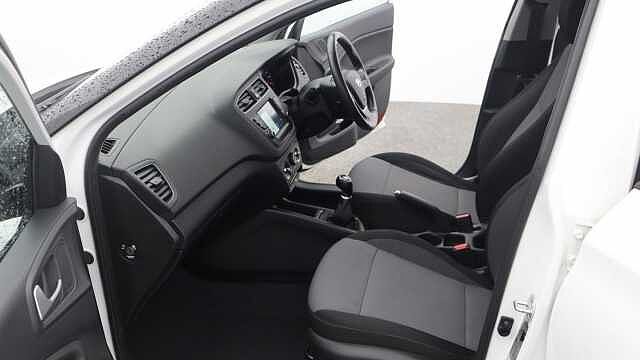 Hyundai I20 1.2 Play Hatchback 5dr Petrol Manual Euro 6 (s/s) (84 ps) White