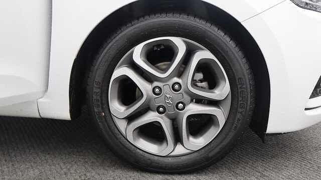 Hyundai I20 1.2 Play Hatchback 5dr Petrol Manual Euro 6 (s/s) (84 ps) White