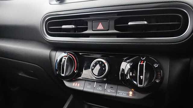 Hyundai KONA SE Connect Red