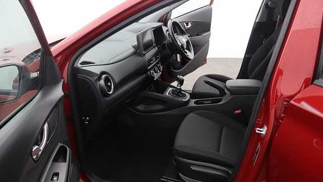 Hyundai KONA SE Connect Red