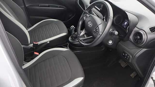 Hyundai i10 1.2 SE Connect Hatchback 5dr Petrol Auto Euro 6 (s/s) (84 ps)