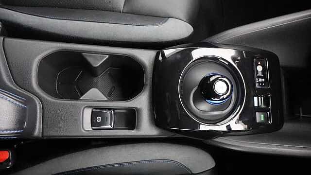 Nissan Leaf 40kWh Tekna Hatchback 5dr Electric Auto (150 ps)