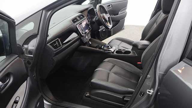 Nissan Leaf 40kWh Tekna Hatchback 5dr Electric Auto (150 ps)