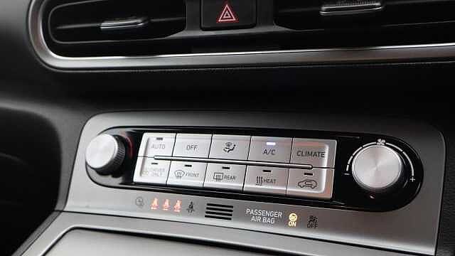 Hyundai KONA 39kWh Premium SUV 5dr Electric Auto (10.5kW Charger) (136 ps)